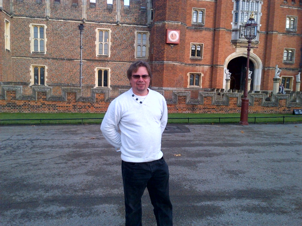 Hampton Court Palace Driver Guide
